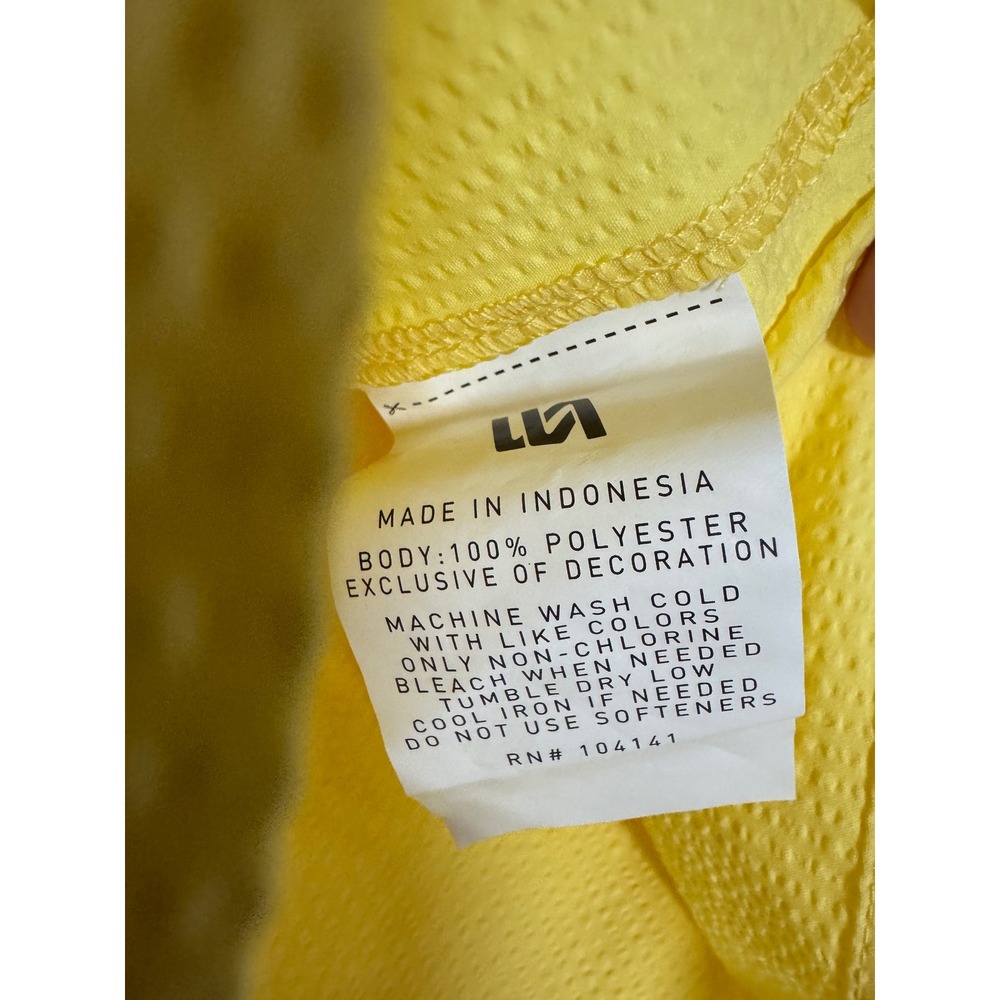 VRST Mens 6 Inch Resort Seersucker Shorts Yellow MAX251107SR Size Medium NEW